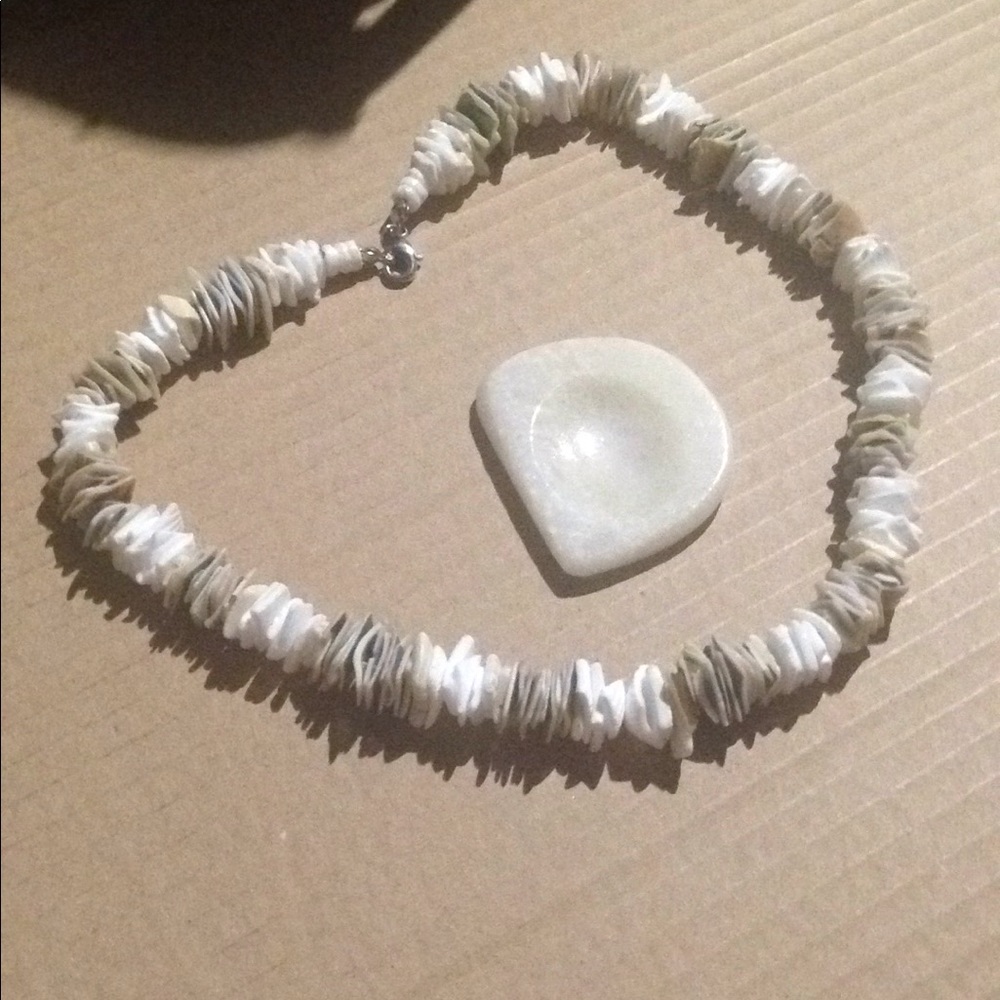 Shell necklace with clasp - Picture 2 of 3